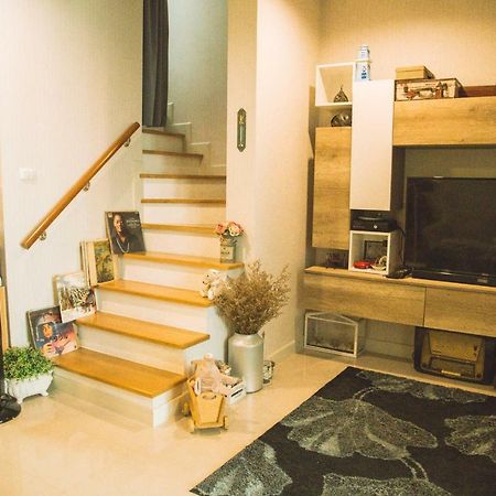 Autta House Apartment Bangkok Exterior photo