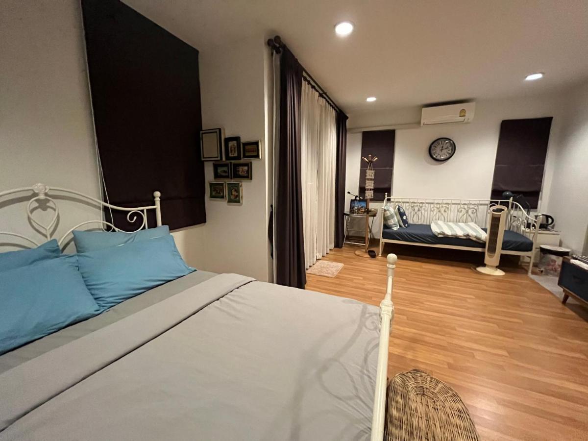 Autta House Apartment Bangkok Exterior photo