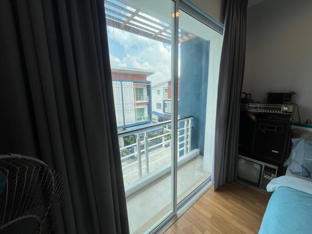 Autta House Apartment Bangkok Exterior photo
